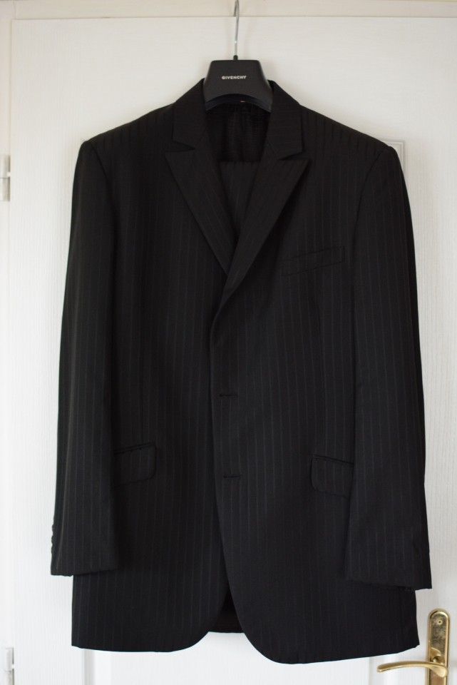 Costume Givenchy noir satiné T54